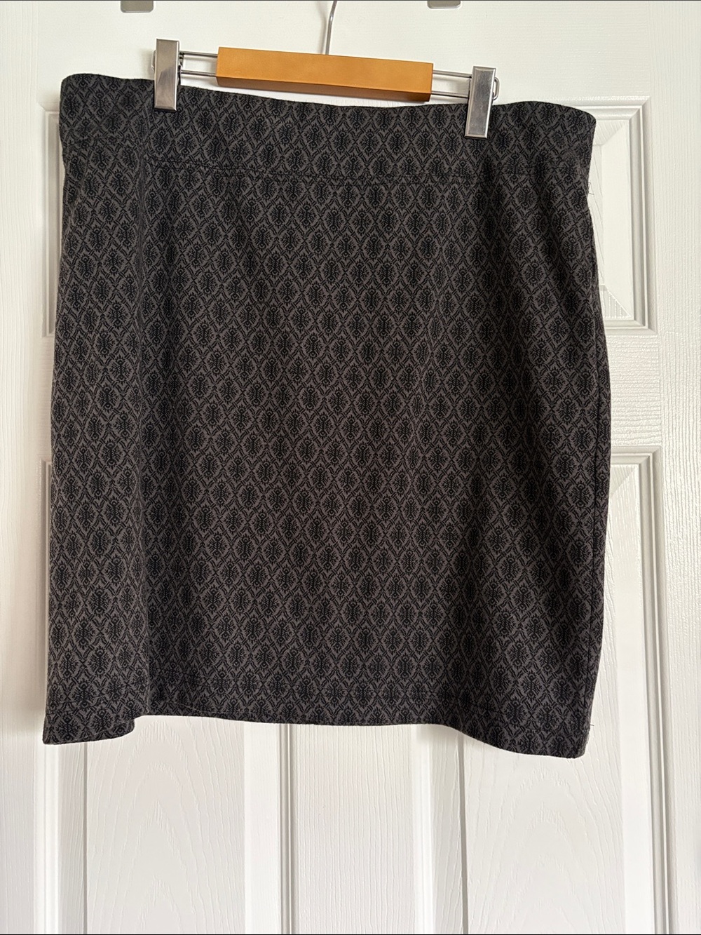 Classic Black Patterned Women's Skirt